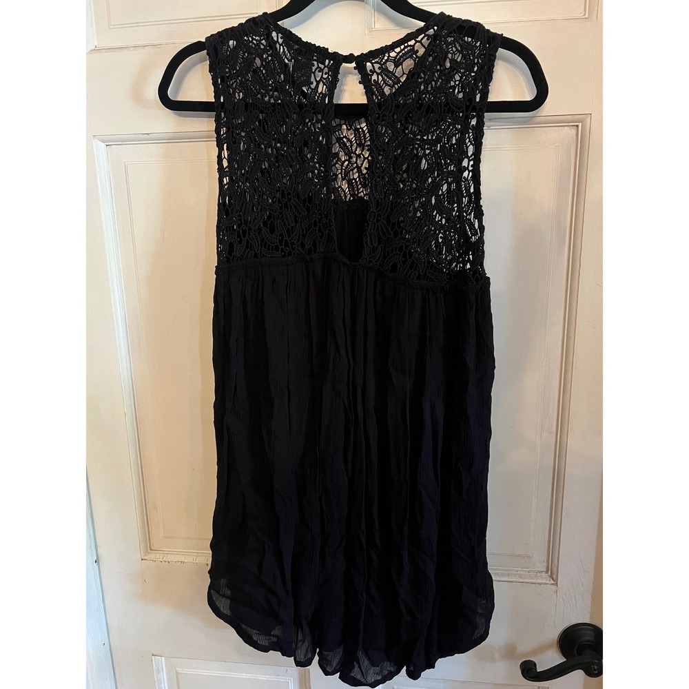 Chelsea & Theodore Black Crochet Lace Sleeveless Boho Blouse Top Small NWT - Picture 3 of 4